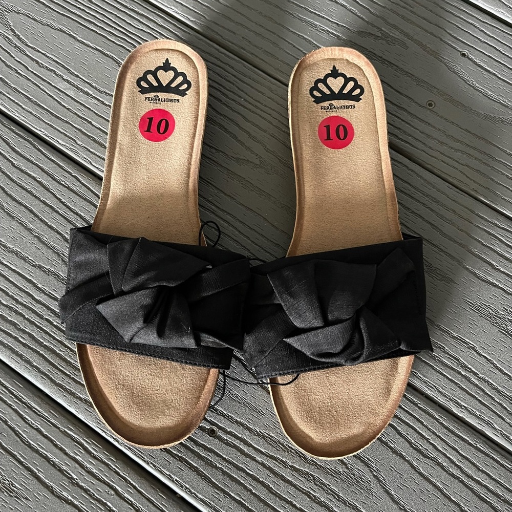 Fergalicious flat sandals women’s size 10
